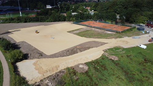 Bundopbygningen laves til de nye tennisbaner. August 2022.