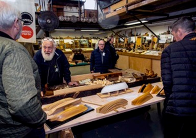  Træmuseet i Oddense har til formål at fremme forståelsen for de gamle traditioner indenfor træbearbejdning. 