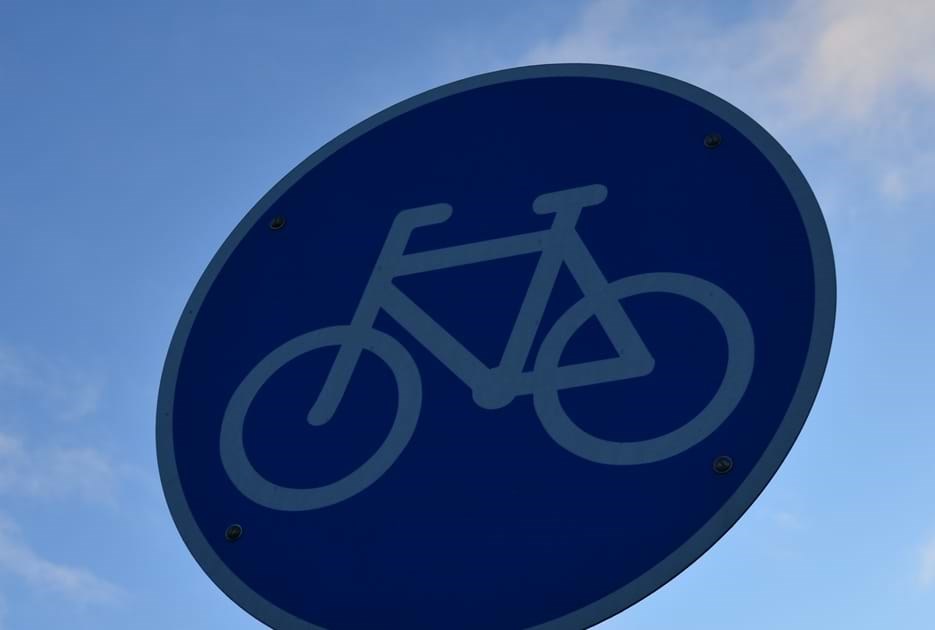 Det blå skilt, der angiver en cykelsti. Foto: Skive Kommune