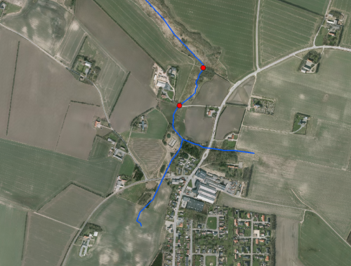 Kort over Balling Bæk med spærringer markeret med røde prikker